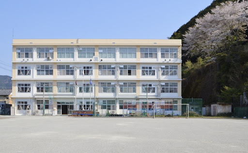 静岡市立賤機中（しずはたなか）小学校